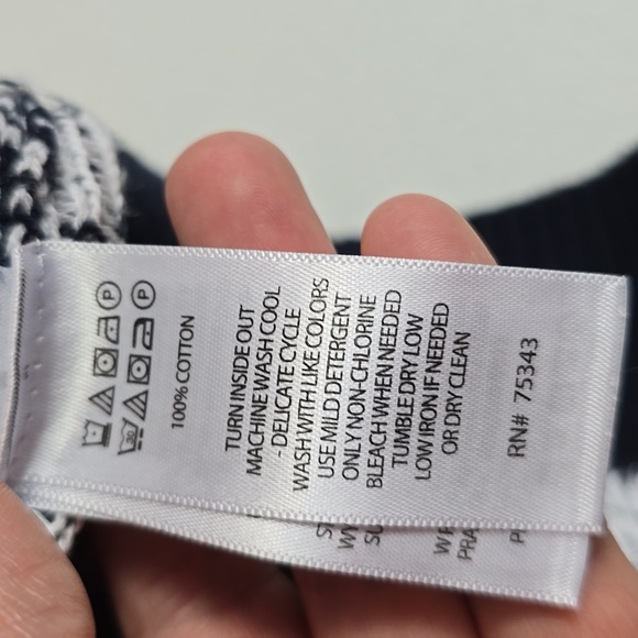 Aspen Holiday Sweater - Picture 4 of 6